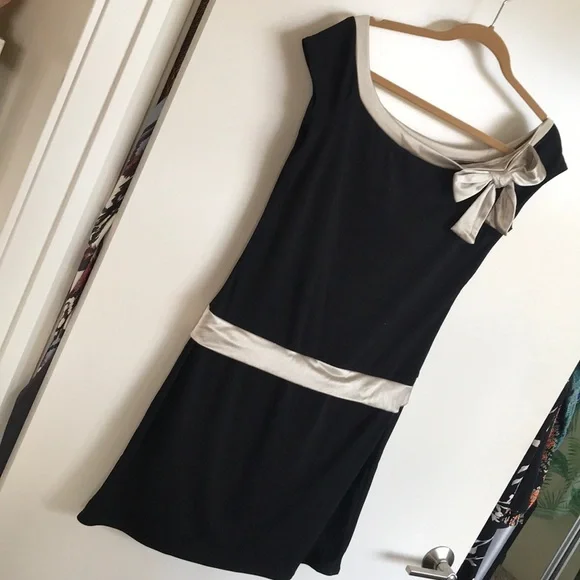 LBD with champagne detail - Picture 1 of 5